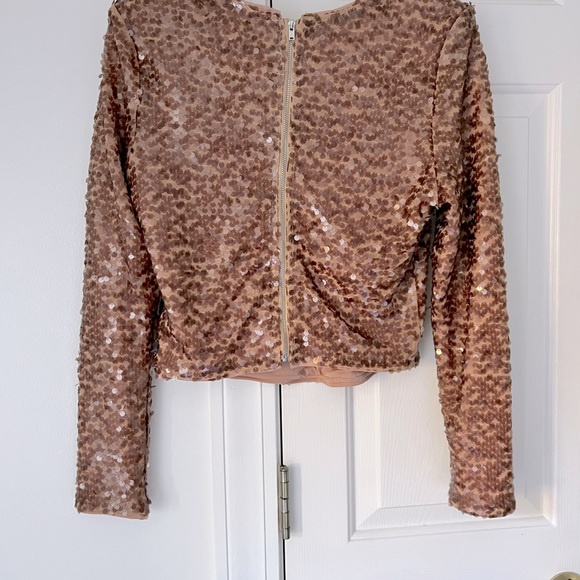 ASTR the Label Romina Sequin Top - Picture 2 of 3